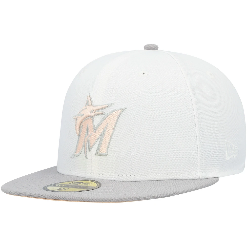 Casquette ajustée 59FIFTY pour homme des Miami Marlins Park avec écusson latéral pêche New Era, blanc/gris