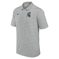 Polo de performance à rayures Nike State Spartans Primetime Victory pour homme, étain/blanc