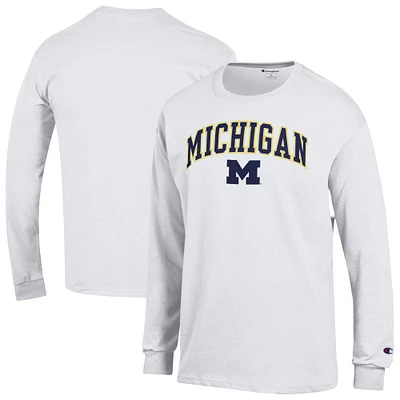 T-shirt à manches longues blanc champion pour homme avec logo Arch Over des Wolverines du Michigan