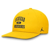 Casquette ajustable Jordan Brand Maize Michigan Wolverines Athletics Pro pour homme