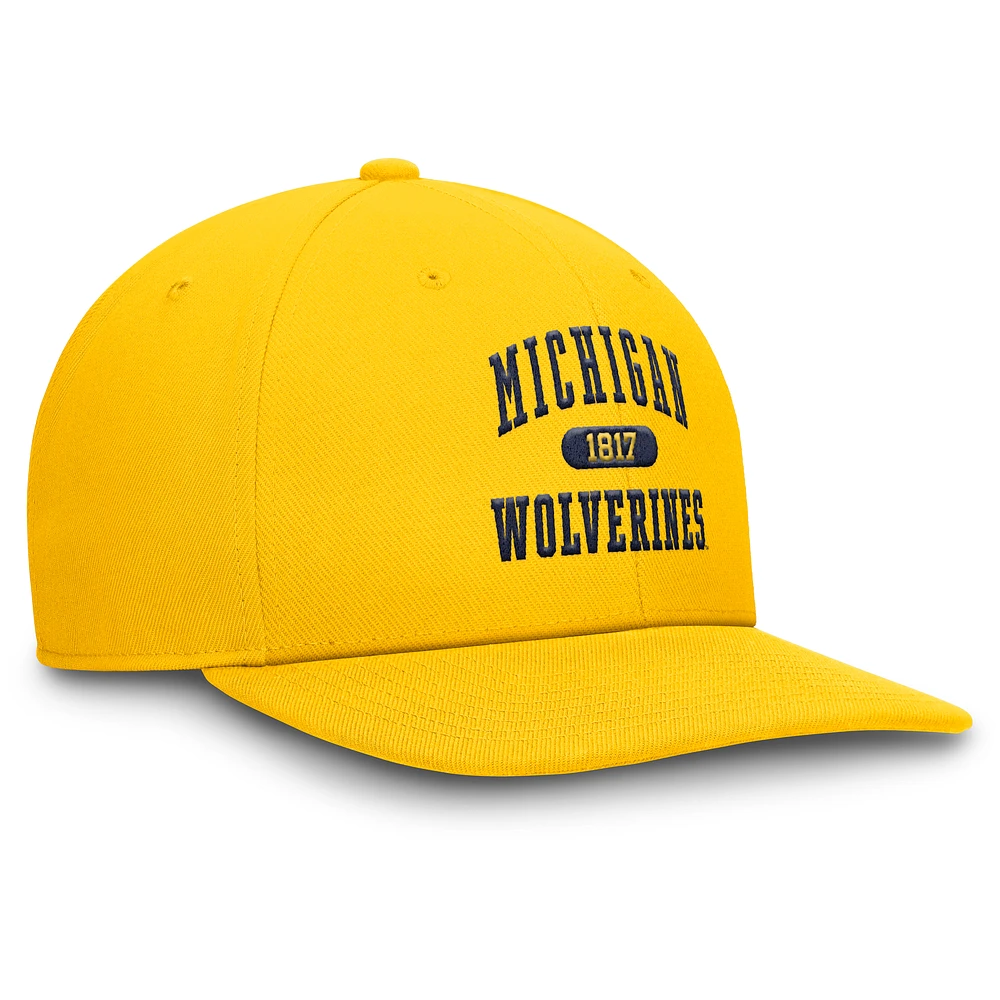 Casquette ajustable Jordan Brand Maize Michigan Wolverines Athletics Pro pour homme