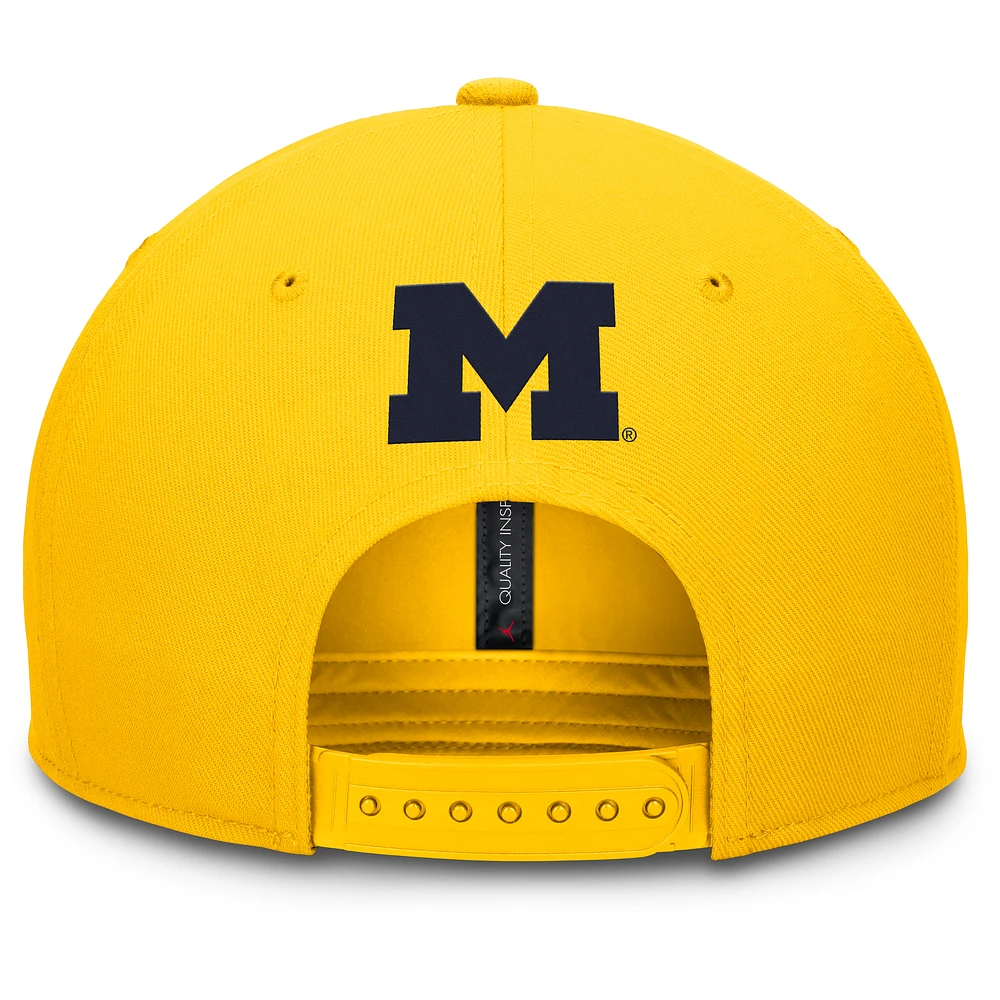 Casquette ajustable Jordan Brand Maize Michigan Wolverines Athletics Pro pour homme