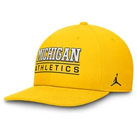 Casquette ajustable Jordan Brand Maize Michigan Wolverines Athletics Pro pour homme