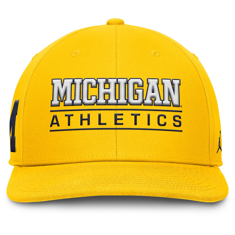 Casquette ajustable Jordan Brand Maize Michigan Wolverines Athletics Pro pour homme