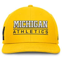 Casquette ajustable Jordan Brand Maize Michigan Wolverines Athletics Pro pour homme