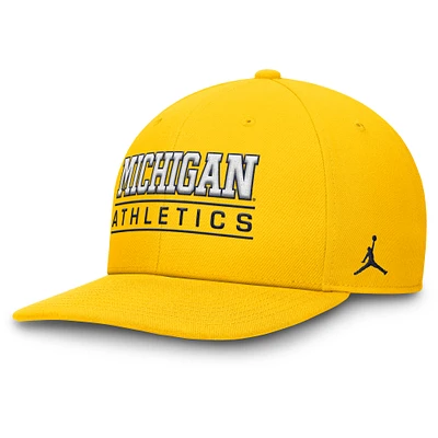 Casquette ajustable Jordan Brand Maize Michigan Wolverines Athletics Pro pour homme