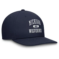 Casquette ajustable Jordan Brand bleu marine Michigan Wolverines Athletics Pro pour homme