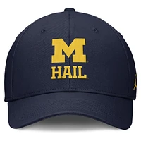 Casquette ajustable Jordan Brand bleu marine Michigan Wolverines Performance Club pour homme