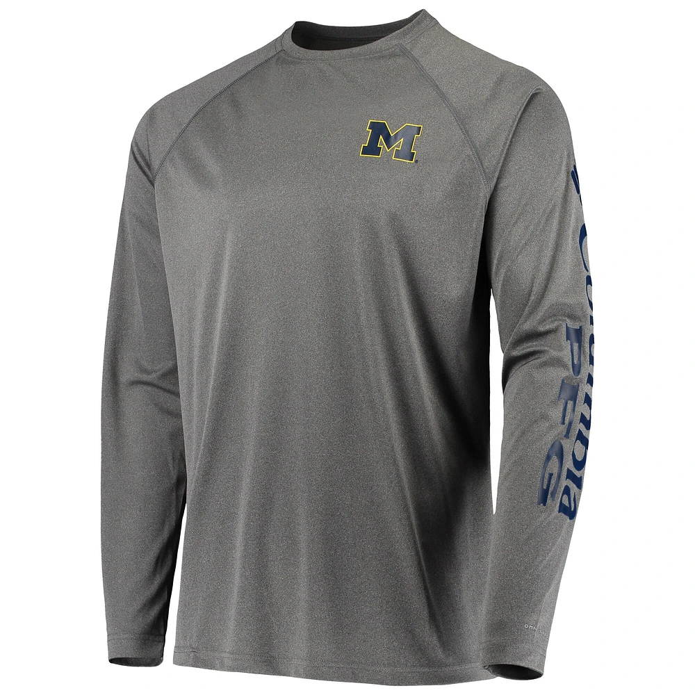 T-shirt à manches longues Columbia Charcoal Michigan Wolverines Terminal Tackle Omni-Shade Raglan pour homme