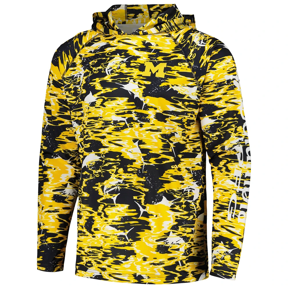 Columbia Navy Michigan Wolverines PFG Terminal Tackle Omni-Shade Rippled T-shirt à capuche manches longues pour homme