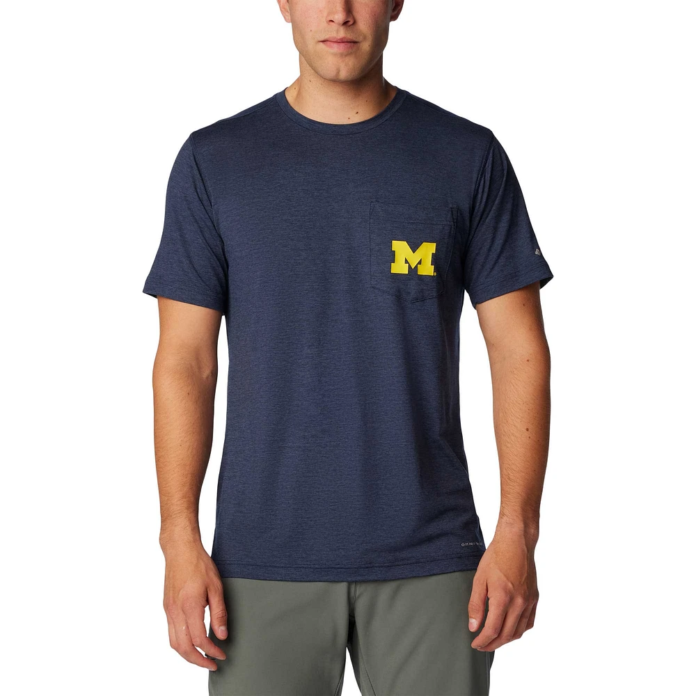 T-shirt Columbia Navy Michigan Wolverines Tech Trail Omni-Wick pour hommes