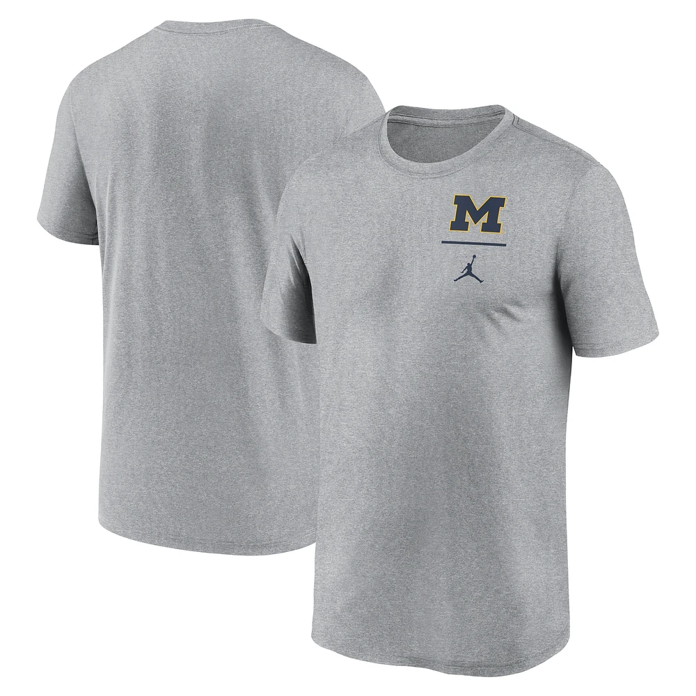 T-shirt Jordan Brand Heather Grey Michigan Wolverines pour homme avec logo principal Legend Performance