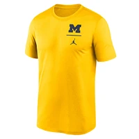 T-shirt Jordan Brand Maize Michigan Wolverines pour homme avec logo principal et légende