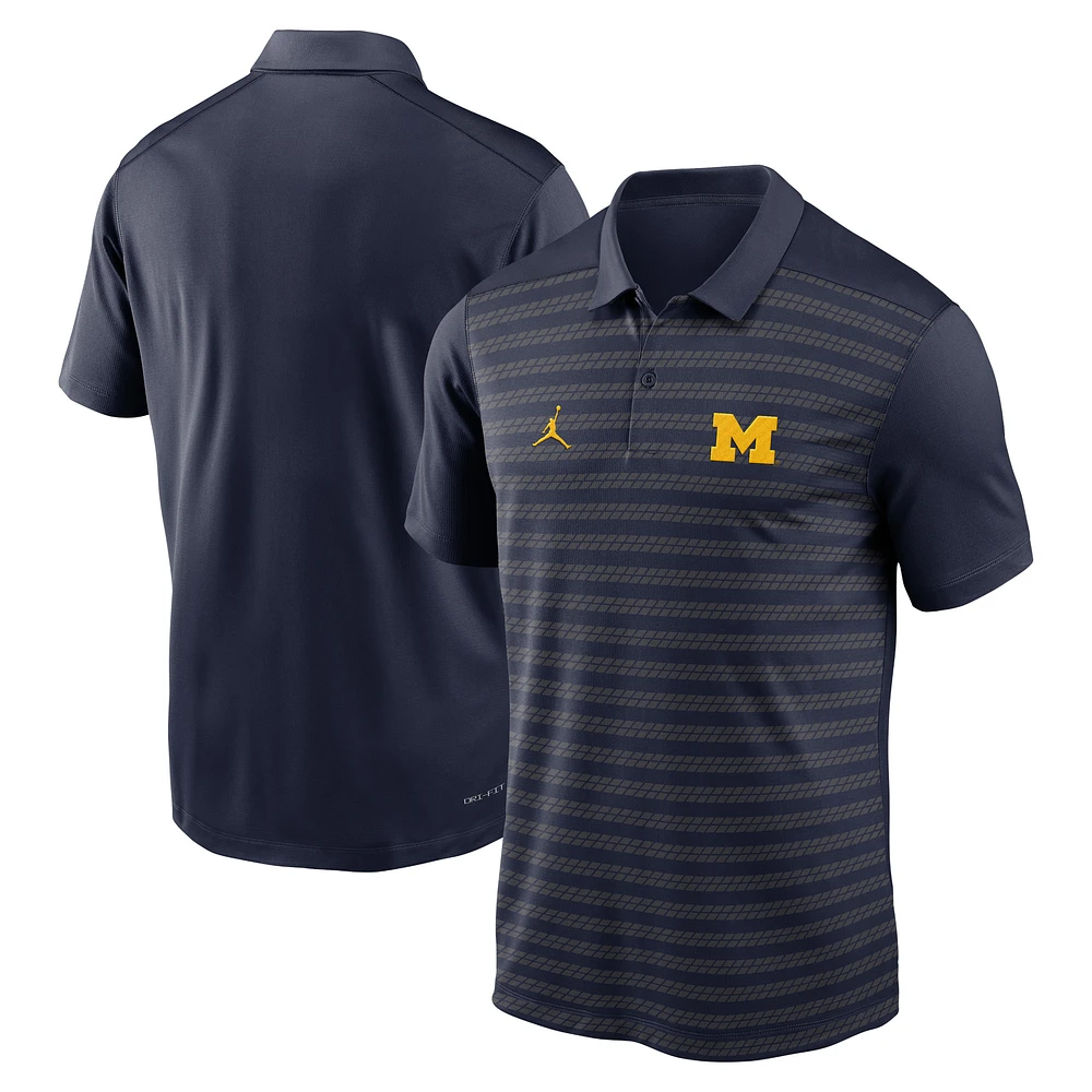 Polo Jordan Brand bleu marine Michigan Wolverines 2024 pour homme, performance en début de saison, entraîneurs, ligne touche