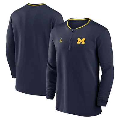 Haut à manches longues et demi-zip pour homme Jordan Brand Michigan Wolverines 2024 Sideline Coach Performance bleu marine