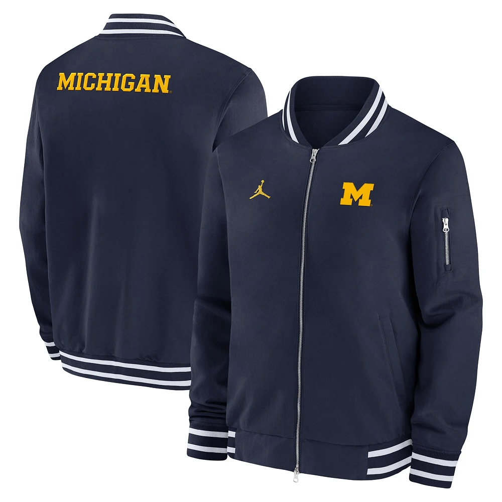 Veste aviateur entièrement zippée Jordan Brand Michigan Wolverines 2024 Sideline pour homme bleu marine