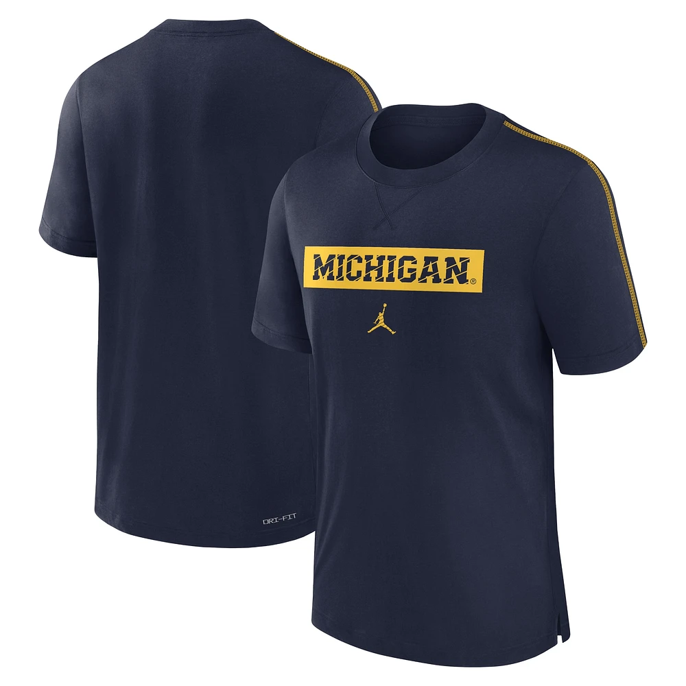 T-shirt Jordan Brand bleu marine Michigan Wolverines 2024 Sideline Player Performance Tri-Blend pour homme