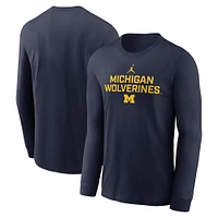 T-shirt Jordan Brand bleu marine Michigan Wolverines 2025 Performance à manches longues pour homme
