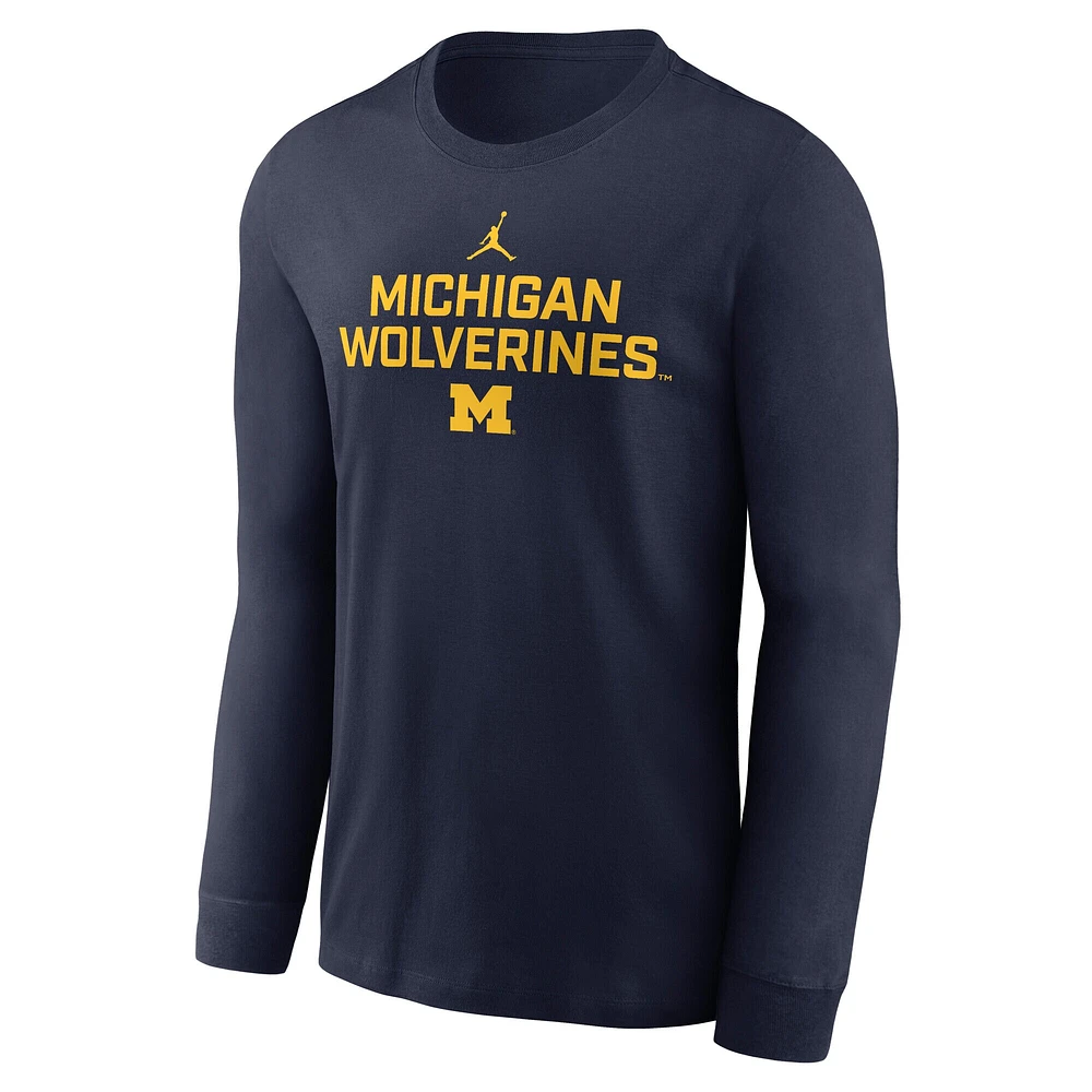 T-shirt Jordan Brand bleu marine Michigan Wolverines 2025 Performance à manches longues pour homme