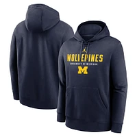 Sweat à capuche en polaire bleu marine Michigan Wolverines Primetime Dynamic Mascot Club pour homme Jordan Brand