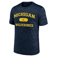 T-shirt Jordan Brand bleu marine pour homme Michigan Wolverines Velocity Performance