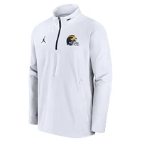 Veste Jordan Brand blanche à quart de zip des Michigan Wolverines Sideline Coaches pour hommes