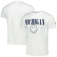 T-shirt blanc Michigan Wolverines Smiley All American de la Ligue collégiale pour hommes