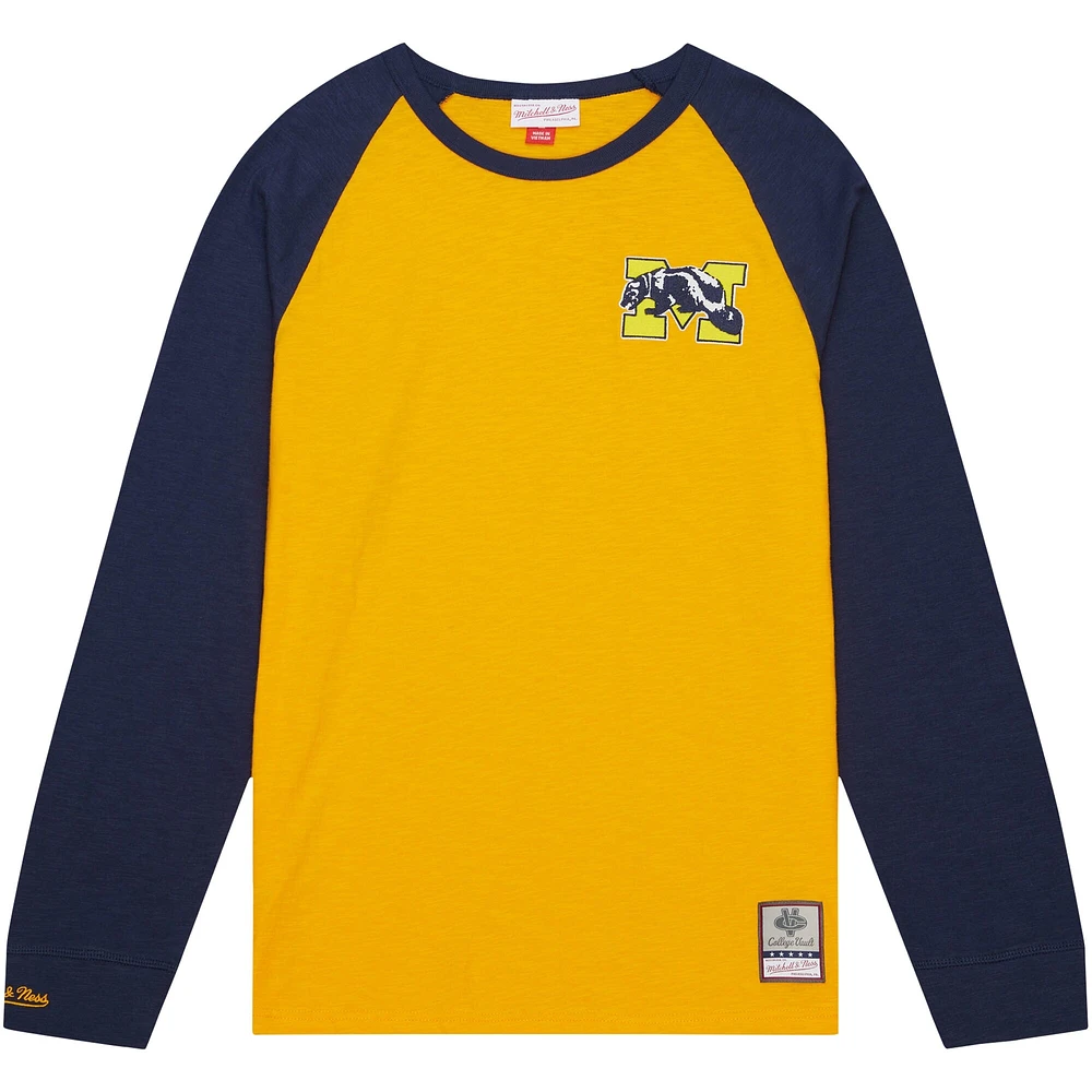 T-shirt à manches longues raglan flammé légendaire Mitchell & Ness Maize Michigan Wolverines pour hommes