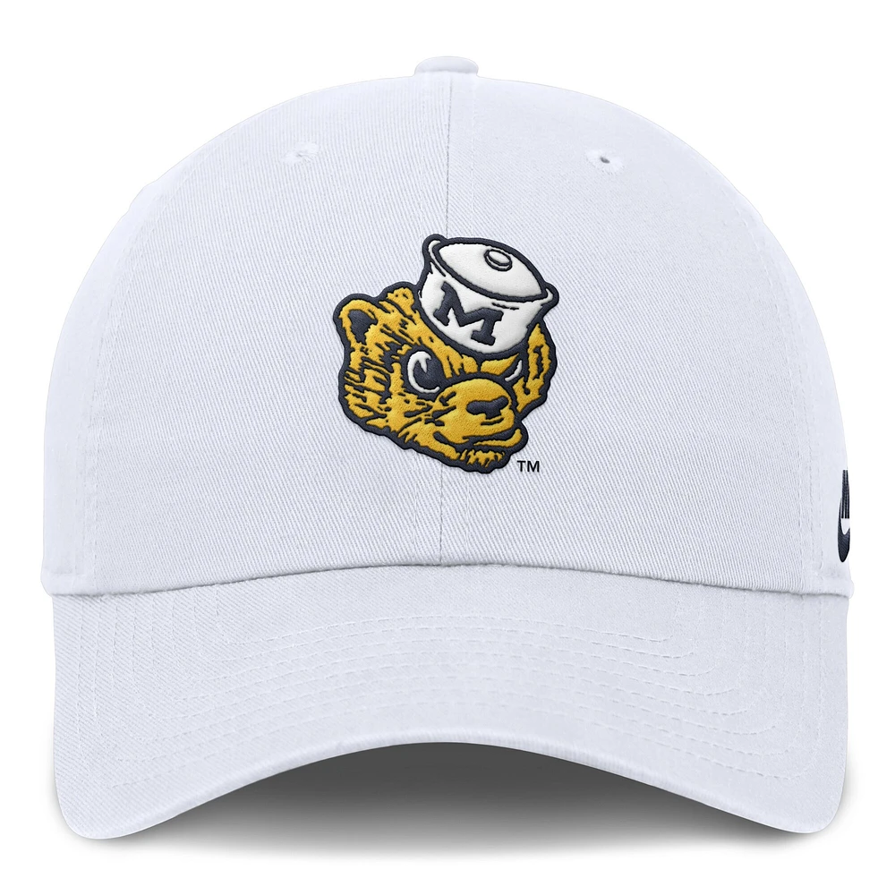 Casquette ajustable Nike blanche Michigan Wolverines Club Swoosh Performance pour homme