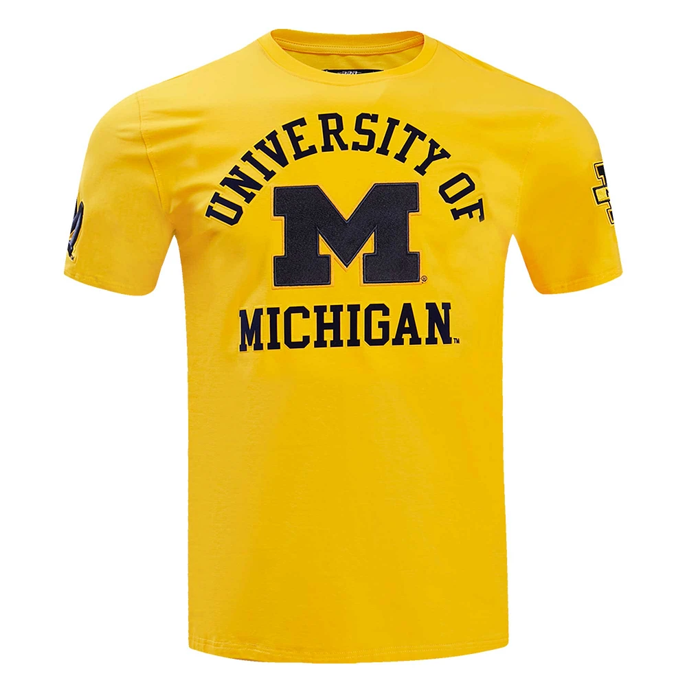 T-shirt classique à logo empilé Pro Standard Maize Michigan Wolverines pour hommes