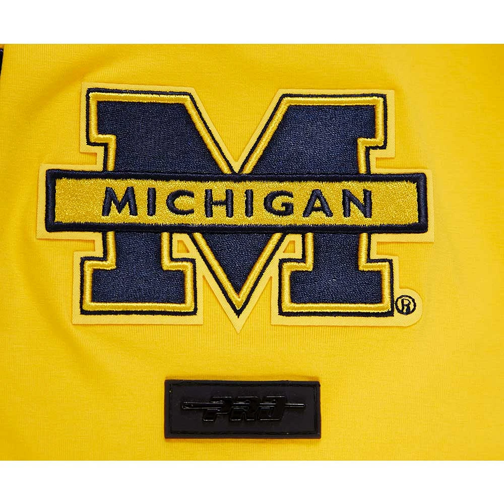 T-shirt classique à logo empilé Pro Standard Maize Michigan Wolverines pour hommes