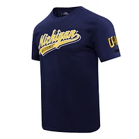 T-shirt Pro Standard bleu marine Michigan Wolverines Script Tail pour hommes