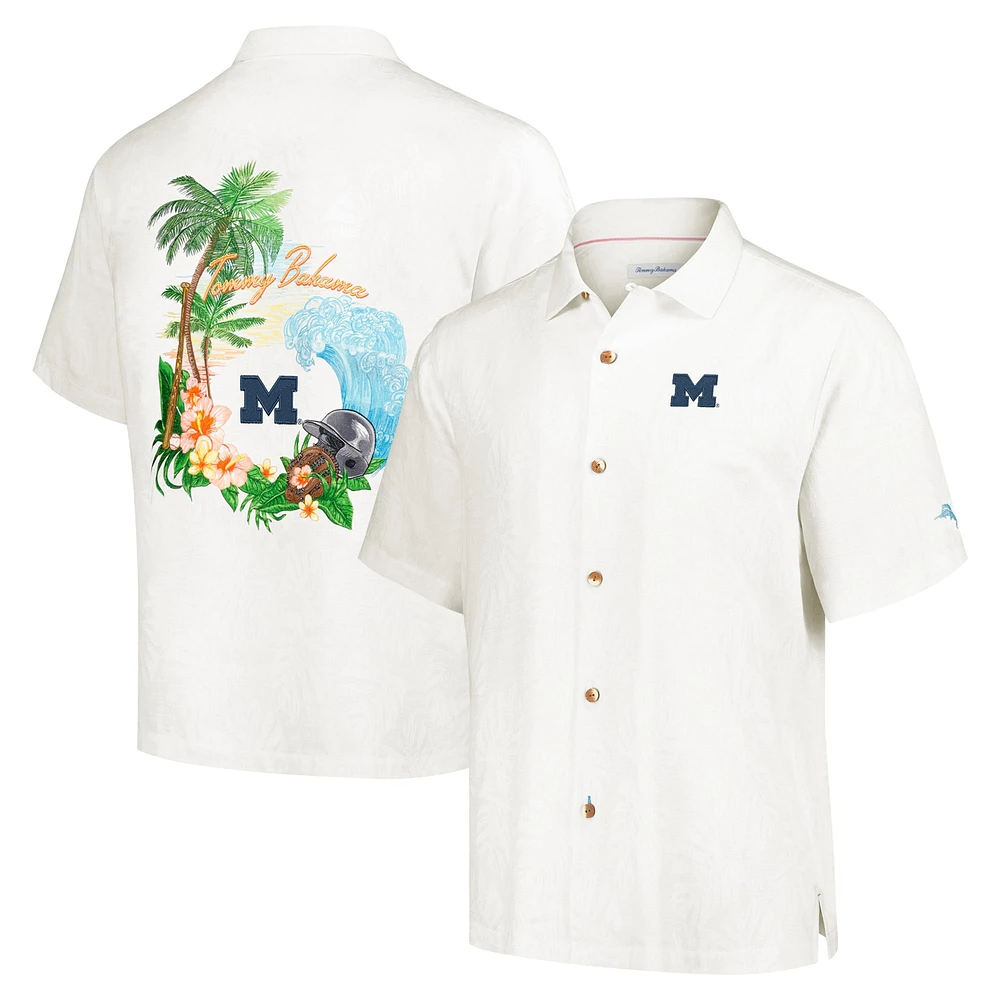 Chemise boutonnée Tommy Bahama crème Michigan Wolverines Castaway Game Camp pour hommes