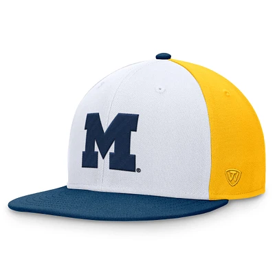 Casquette ajustée pour homme Top of the World blanc/bleu marine Michigan Wolverines Tri-Tone Heritage Collector