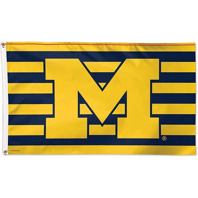 WinCraft Michigan Wolverines Drapeau de luxe aux couleurs de l'équipe 3 pi x 5 pi