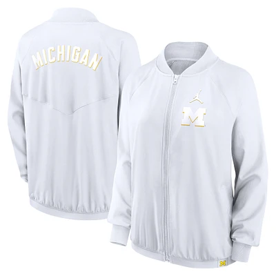 Veste zippée intégrale blanche Jordan Brand Michigan Wolverines Statement Bomber Raglan pour femme