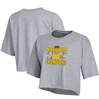 Champion féminin Gris Michigan Wolverines College Football Playoff 2023 Champions nationaux Boyfriend Crop T-Shirt