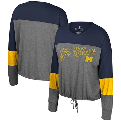 T-shirt à manches longues pour femmes Colosseum Grey Michigan Wolverines Twinkle Lights noué sur le devant