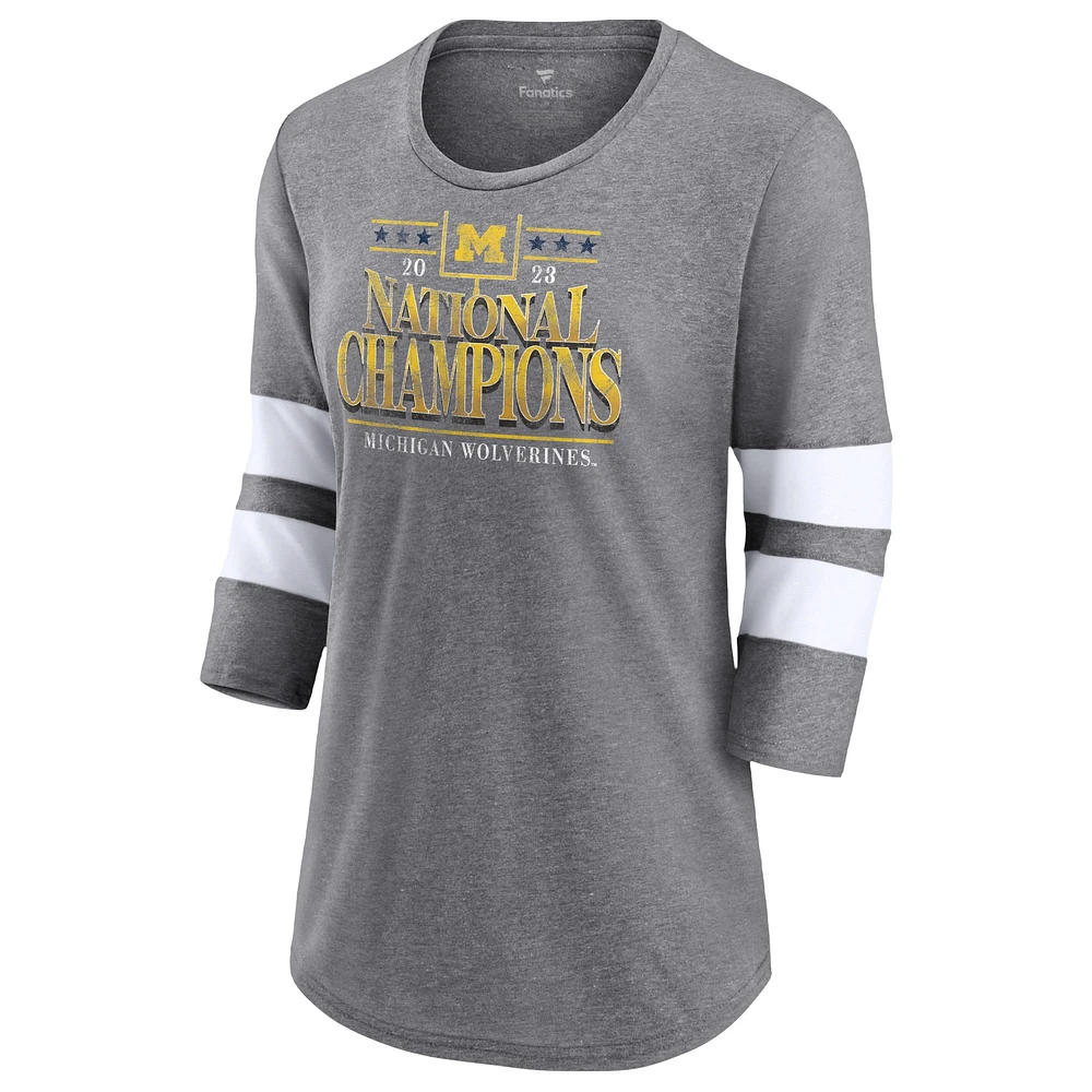 Fanatics Heather Grey pour femmes Michigan Wolverines College Football Playoff 2023 Champions nationaux réalisation exceptionnelle T-shirt rétro tri-mélange à manches 3/4