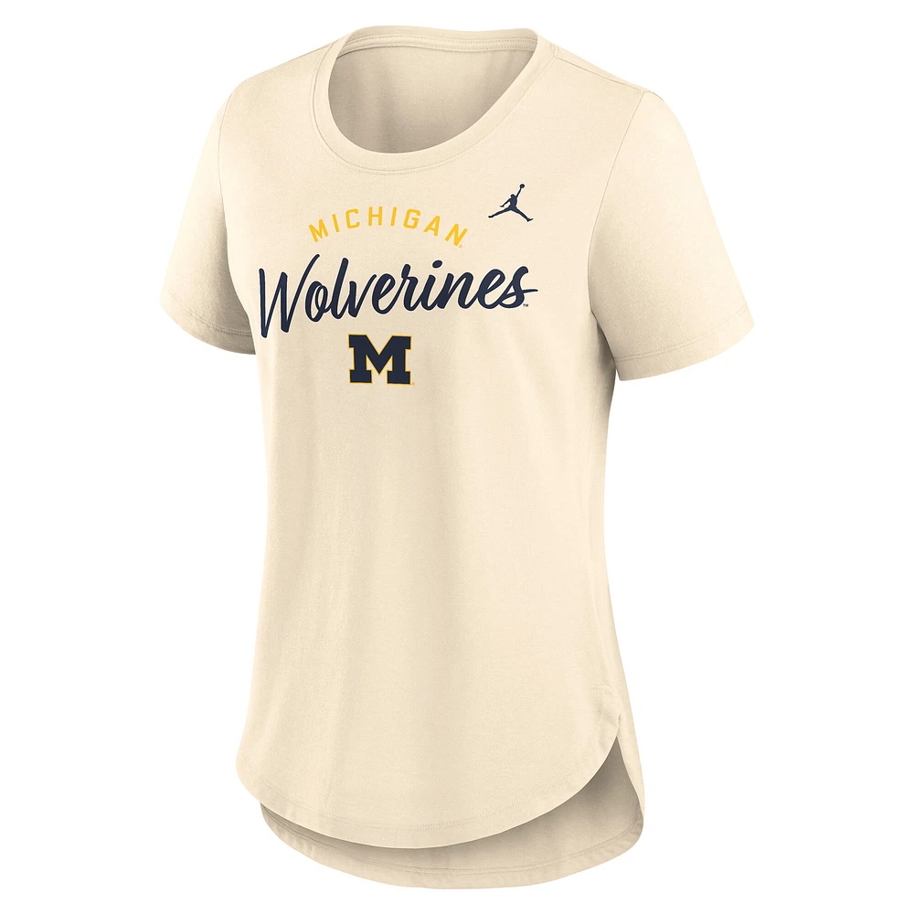 T-shirt tri-blend crème avec logo script Michigan Wolverines pour femme de Jordan Brand