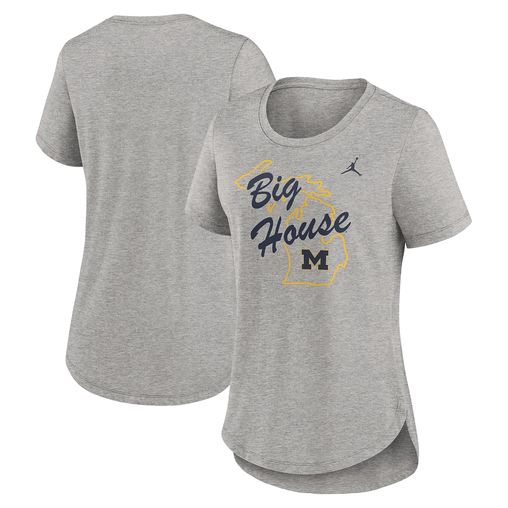 T-shirt tri-blend Jordan Brand Heather Grey pour femme avec logo sur le campus local des Wolverines du Michigan