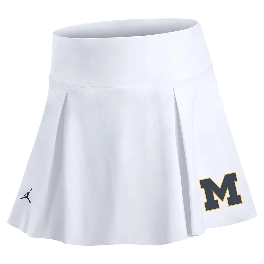 Jupe de tennis Jordan Brand blanche pour femme, Michigan Wolverines Performance, avec short