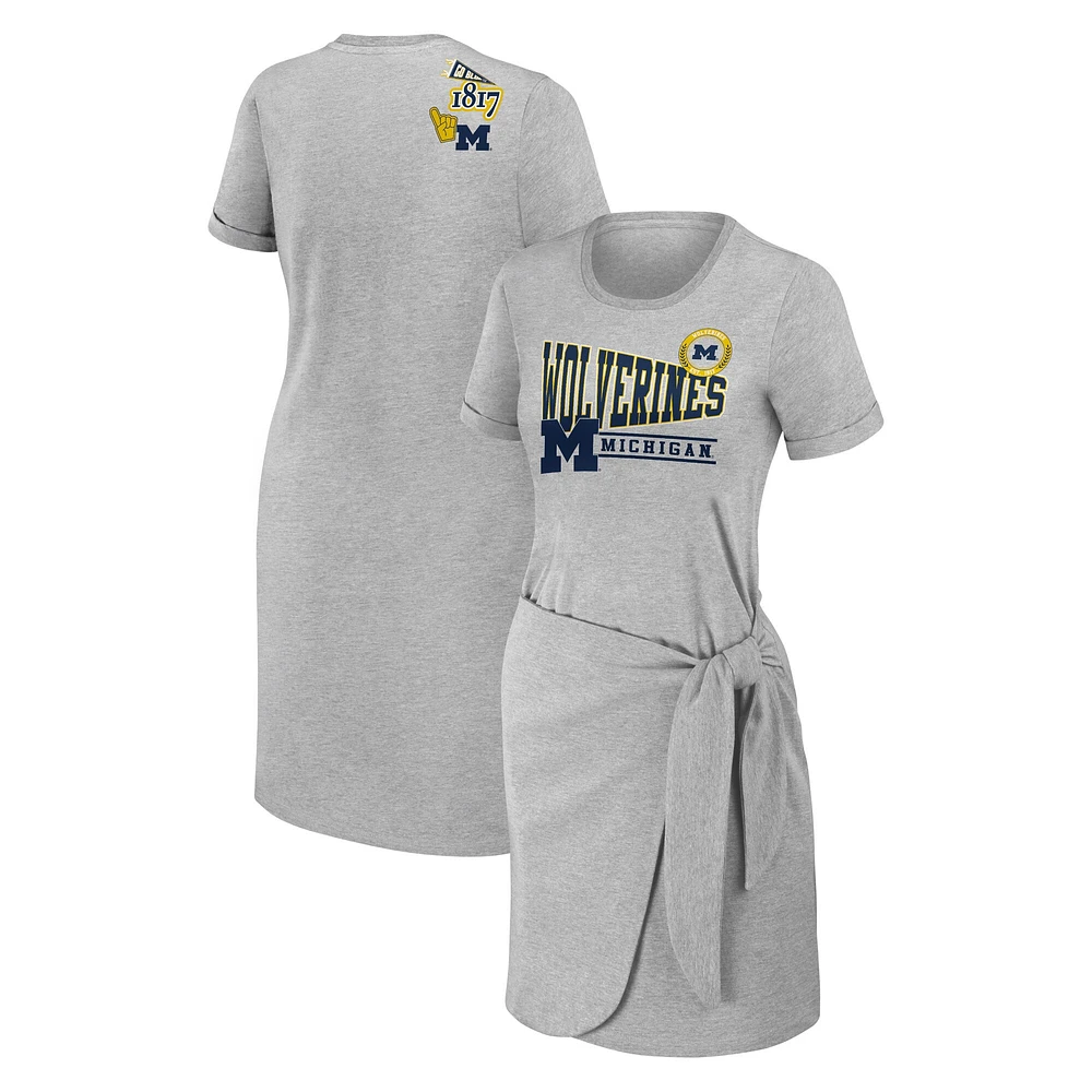 Robe t-shirt nouée pour femme WEAR by Erin Andrews gris chiné Michigan Wolverines