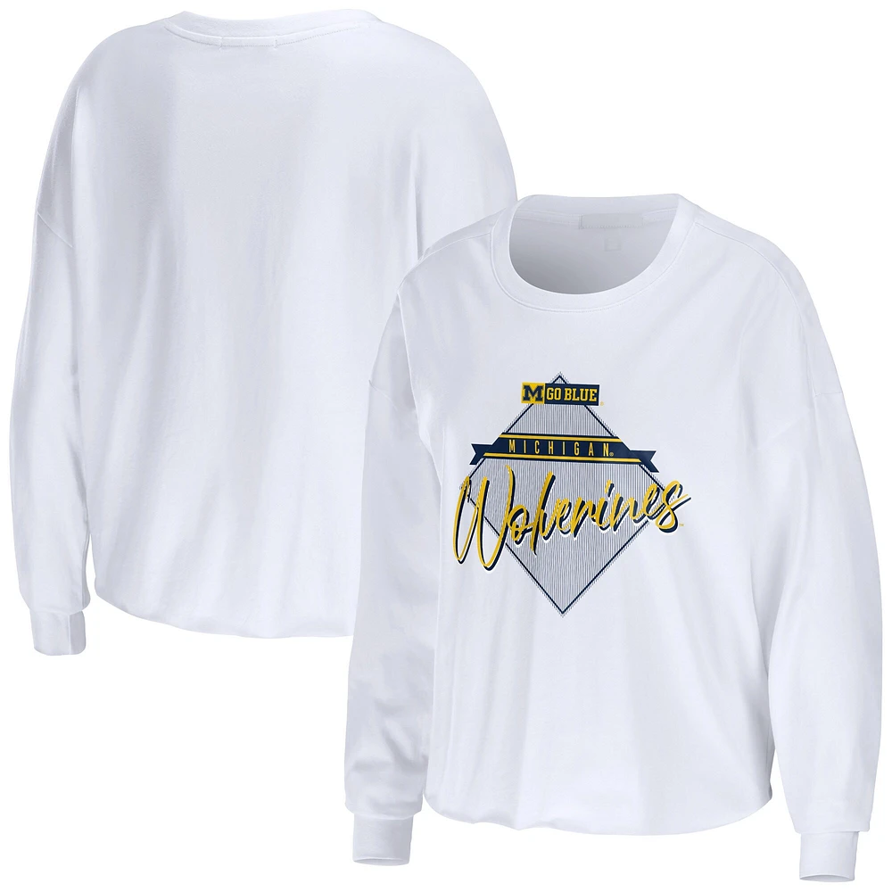 WEAR by Erin Andrews T-shirt court à manches longues blanc Michigan Wolverines Diamond pour femmes