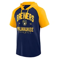 T-shirt à capuche manches courtes et raglan Fanatics bleu marine pour homme des Milwaukee Brewers
