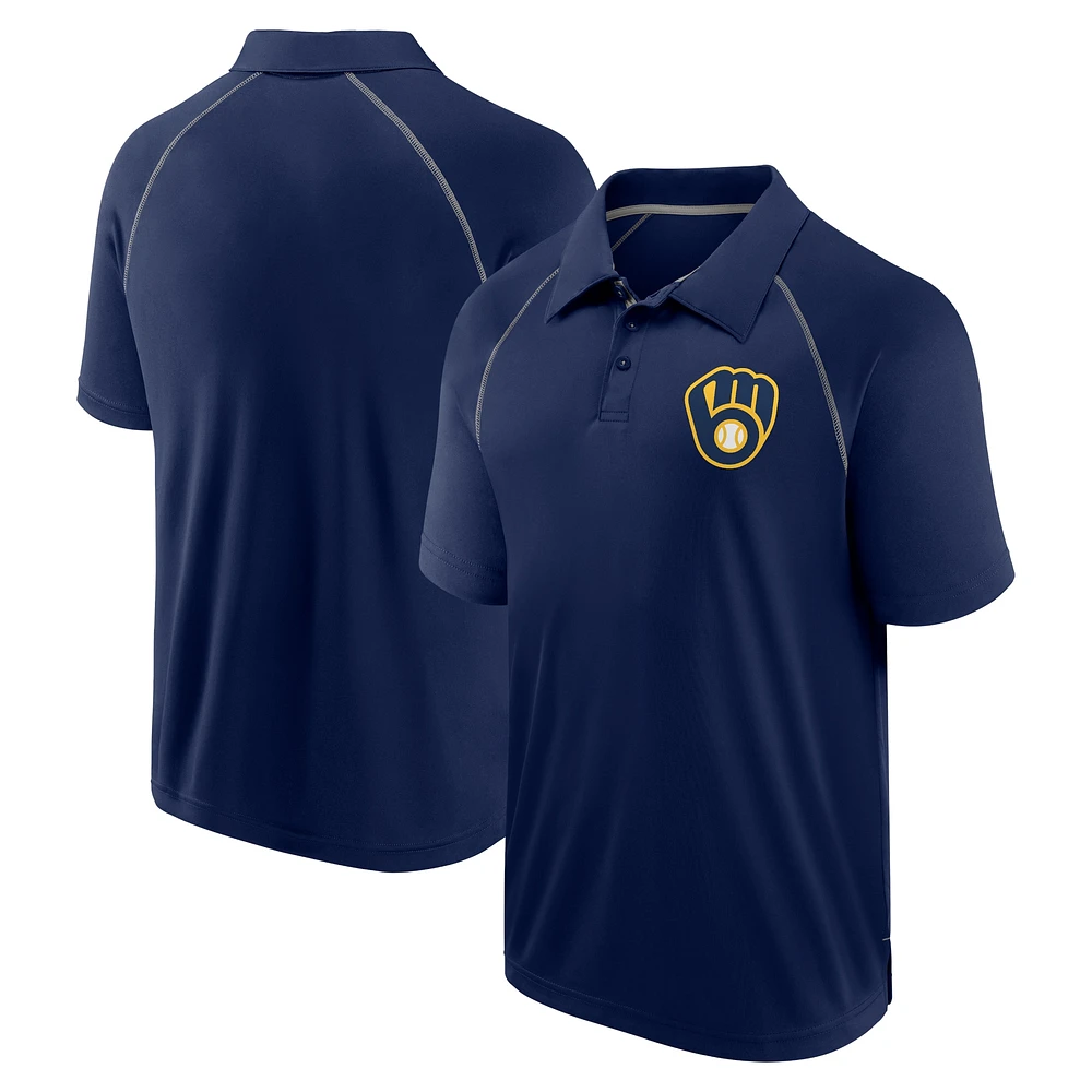 Polo raglan Strong Alone des Milwaukee Brewers Fanatics pour hommes, bleu marine