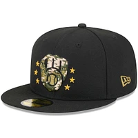 Casquette ajustée 59FIFTY sur le terrain de la Journée des forces armées 2024 Milwaukee Brewers New Era noire pour hommes