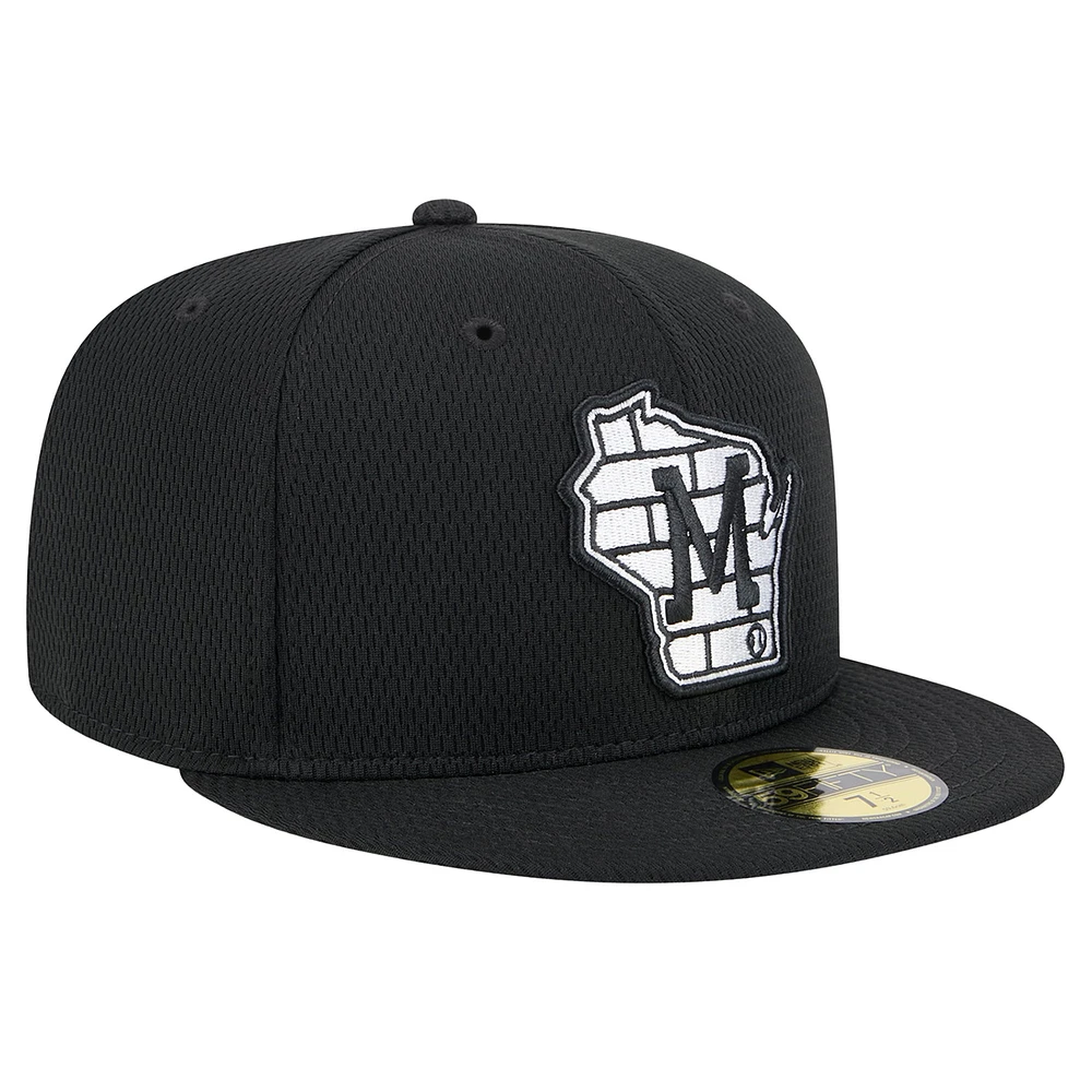 Men's New Era Black Milwaukee Brewers 2025 Clubhouse 59FIFTY Fitted Hat