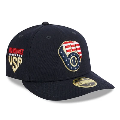 Casquette ajustée 59FIFTY à profil bas des Milwaukee Brewers 2023 Fourth of July New Era pour homme, bleu marine