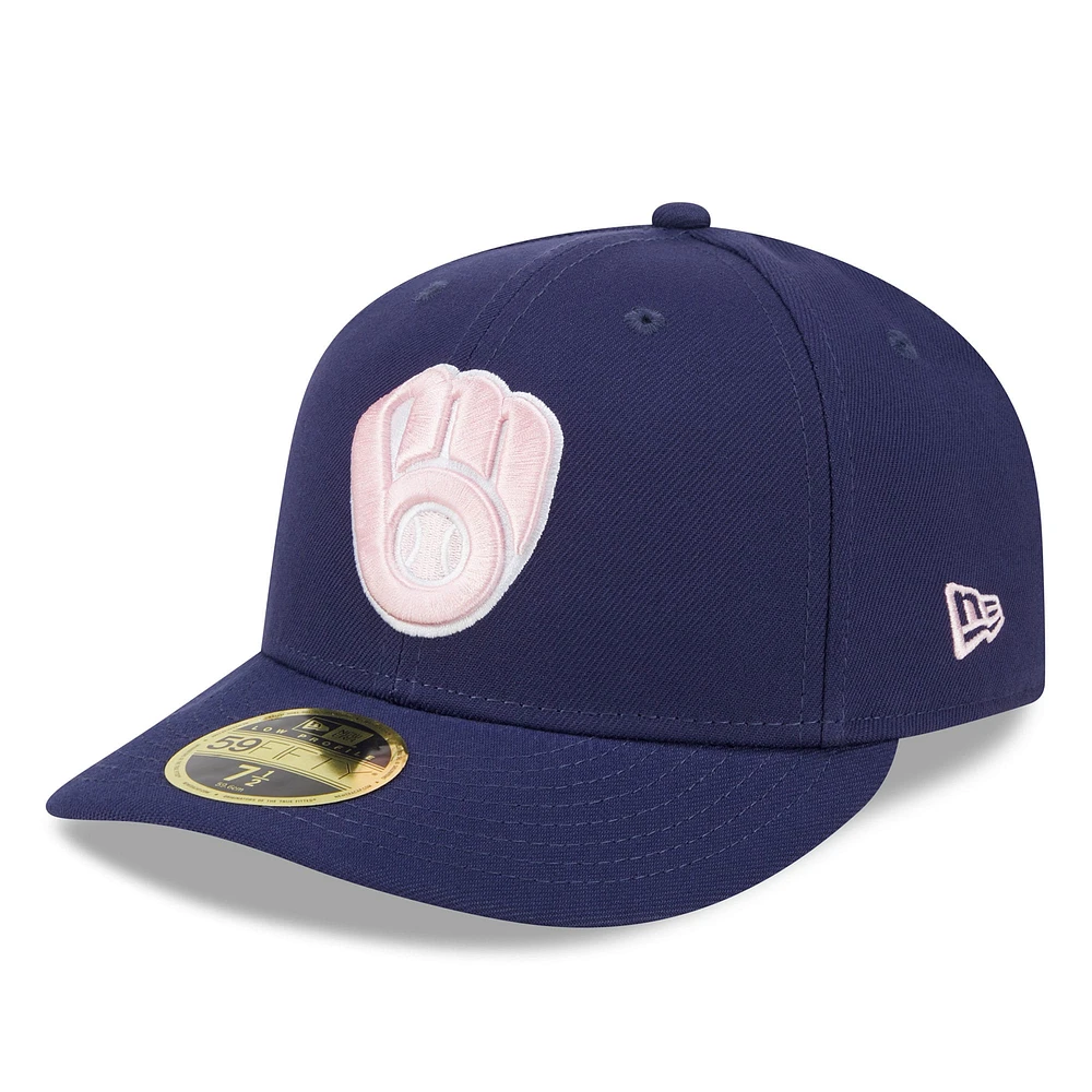 Casquette ajustée 59FIFTY à profil bas pour la fête des mères Milwaukee Brewers 2024 New Era hommes, bleu marine